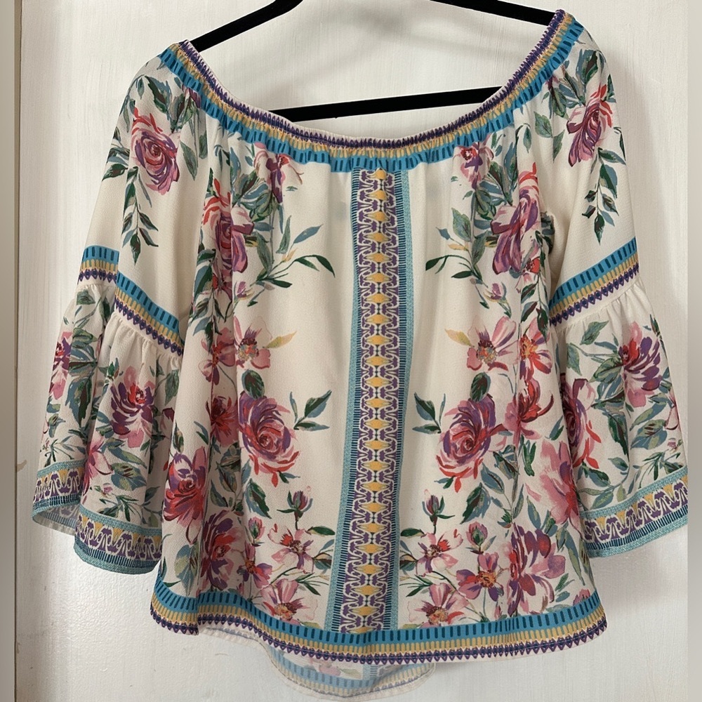 FLORAL PRINT BELL SLEEVE BLOUSE